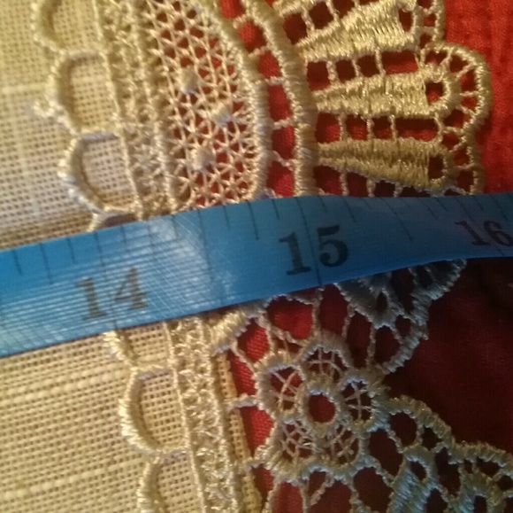 Beatiful table runner - Picture 2 of 8